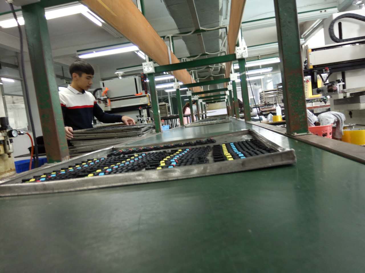 絲（sī）印流水拉（lā）